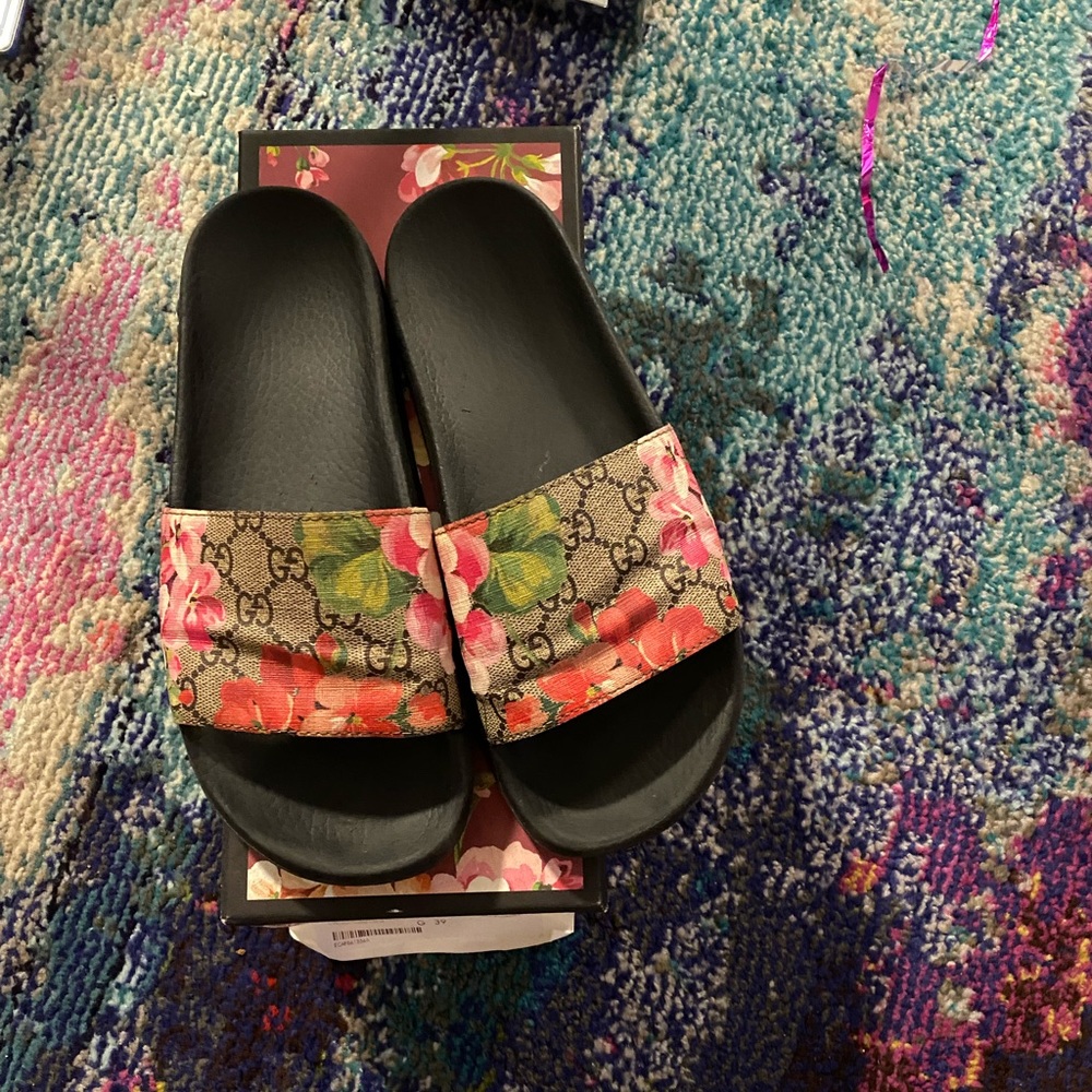 Gucci women slides